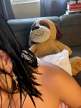 Snapshot of ZafiroKlein chatting on October 2025 09:05:02 PM ZafiroKlein online show from October 2025 09:05:02 PM