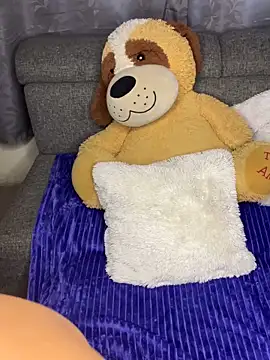 Snapshot of ZafiroKlein chatting on November 2025 08:46:02 PM ZafiroKlein online show from November 2025 08:46:02 PM