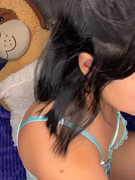 Snapshot of ZafiroKlein chatting on November 2025 08:42:02 PM ZafiroKlein online show from November 2025 08:42:02 PM