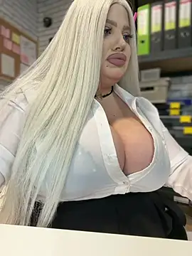 Snapshot of Eliaden chatting on February 2026 02:32:01 AM Eliaden online show from February 2026 02:32:01 AM