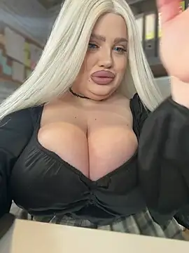 Snapshot of Eliaden chatting on February 2026 06:13:01 AM Eliaden online show from February 2026 06:13:01 AM