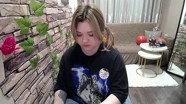 Snapshot of Finna_39 chatting on February 2025 08:21:01 AM Finna 39 online show from February 2025 08:21:01 AM