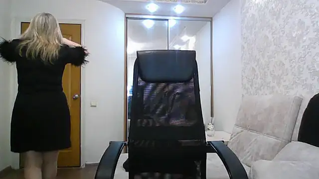 Victoria secrets  online show from November 2025 07:00:02 AM