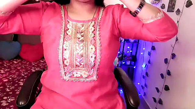 Snapshot of megancatluna chatting on January 2026 06:28:02 AM megancatluna online show from January 2026 06:28:02 AM