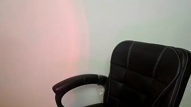 Snapshot of megancatluna chatting on February 2026 04:08:01 AM megancatluna online show from February 2026 04:08:01 AM