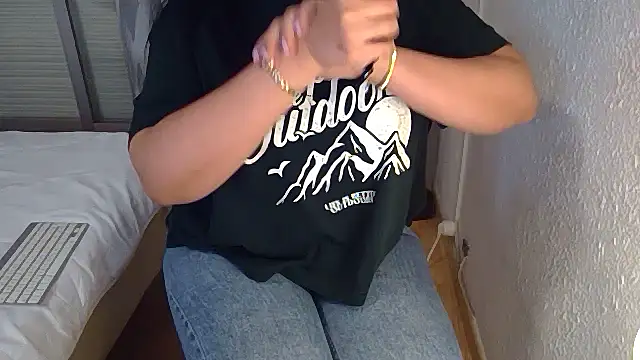 Snapshot of Halima_misshotpussy13 chatting on March 2026 02:28:02 AM Halima misshotpussy13 online show from March 2026 02:28:02 AM