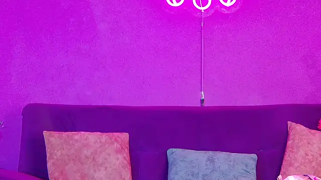 Arii moon online show from October 2025 07:44:02 PM