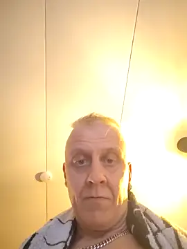 Snapshot of Teemu chatting on March 2025 03:41:01 PM Teemu online show from March 2025 03:41:01 PM