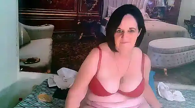 Snapshot of LuciousGrace chatting on February 2025 10:42:01 PM LuciousGrace online show from February 2025 10:42:01 PM