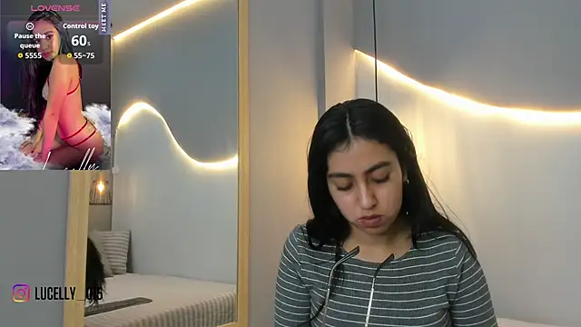 lucelly 15 online show from October 2025 11:47:02 AM