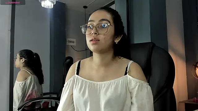 Snapshot of lucelly_15 chatting on February 2026 11:53:02 AM lucelly 15 online show from February 2026 11:53:02 AM