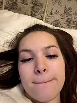 Snapshot of -Amora chatting on November 2025 12:17:01 PM -Amora online show from November 2025 12:17:01 PM