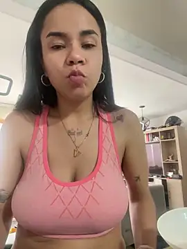 Snapshot of Naatalia chatting on February 2025 05:28:01 PM Naatalia online show from February 2025 05:28:01 PM