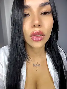 Naatalia online show from April 2026 09:48:01 PM