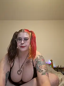 Snapshot of Tattooedlady_0626 chatting on November 2025 06:21:01 PM Tattooedlady 0626 online show from November 2025 06:21:01 PM