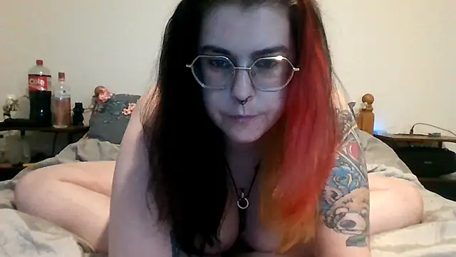 Snapshot of Tattooedlady_0626 chatting on November 2025 03:23:01 PM Tattooedlady 0626 online show from November 2025 03:23:01 PM