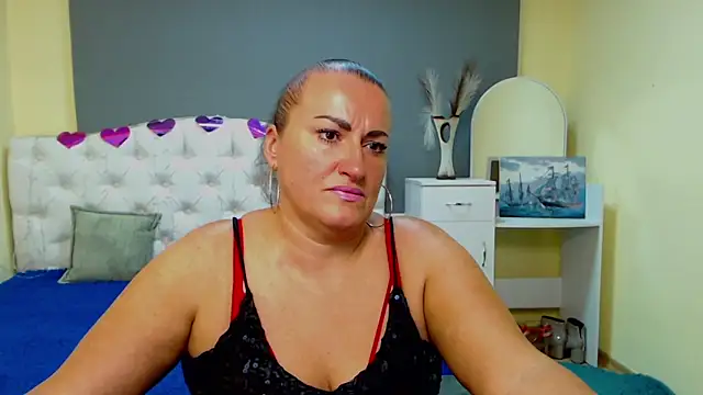 DianaMGG online show from October 2025 05:39:02 AM