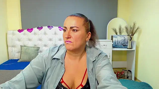 DianaMGG online show from October 2025 05:39:02 AM