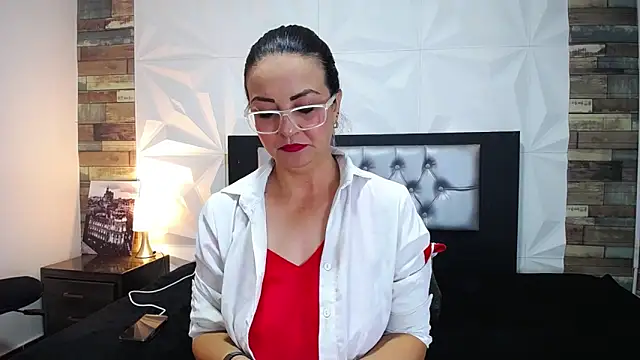 Azaahara  online show from February 2025 11:02:02 AM