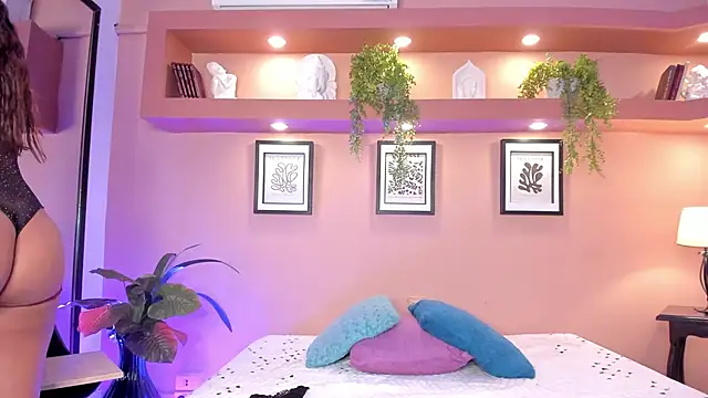 SofiaBennett  online show from March 2025 12:20:01 PM