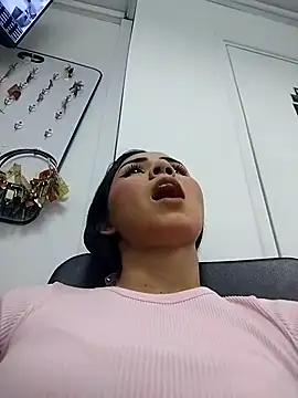 Snapshot of Natty_roberts_ chatting on February 2026 09:48:02 PM Natty roberts online show from February 2026 09:48:02 PM