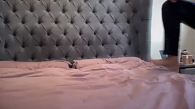 eatmypie69 online show from December 2025 10:11:02 AM