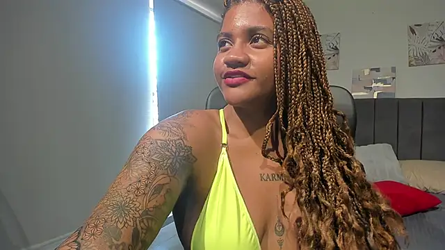 Snapshot of ZahraRose chatting on March 2025 04:29:02 PM ZahraRose online show from March 2025 04:29:02 PM