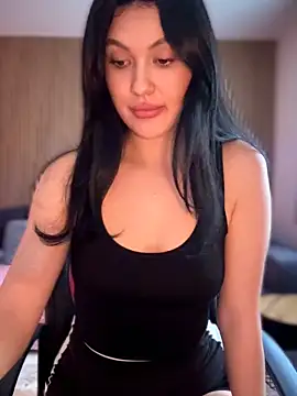 Snapshot of YoungHotMilf97 chatting on February 2026 08:40:01 AM YoungHotMilf97 online show from February 2026 08:40:01 AM