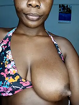 Snapshot of Nubian_aszz chatting on October 2025 06:43:01 PM Nubian aszz online show from October 2025 06:43:01 PM