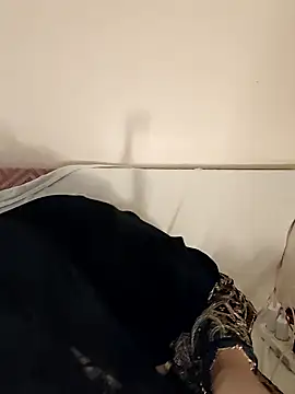 Snapshot of Loly2025 chatting on November 2025 05:45:02 PM Loly2025 online show from November 2025 05:45:02 PM