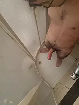 Lezoz  online show from October 2025 06:21:01 PM