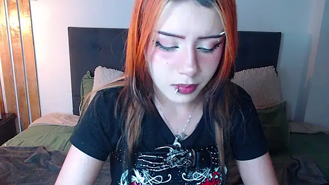 fyreandfox  online show from May 2026 08:47:02 PM
