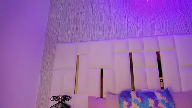 hillary uckerman  online show from April 2026 10:07:02 AM