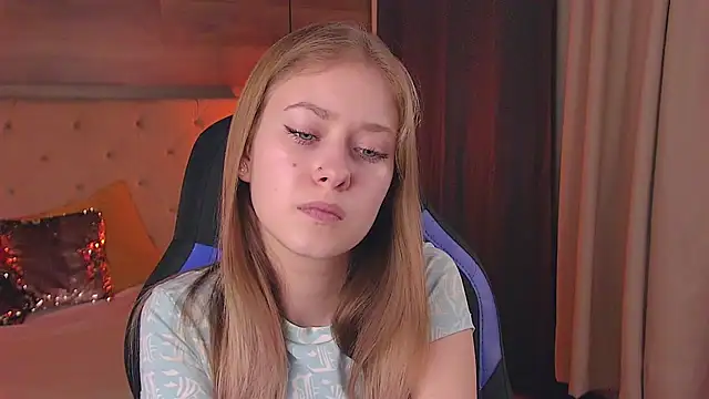 EveMundie online show from March 2025 12:15:02 PM