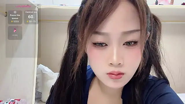 yueyue2003 online show from February 2026 12:56:02 PM