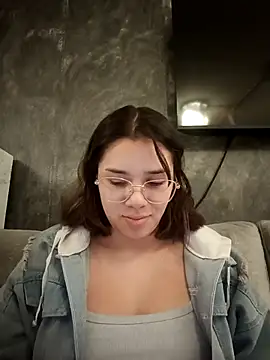 EmmaSulivan online show from November 2025 12:39:02 PM