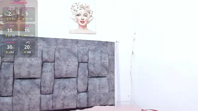 Snapshot of Chloe_diamondss chatting on March 2025 03:44:02 AM Chloe diamondss online show from March 2025 03:44:02 AM