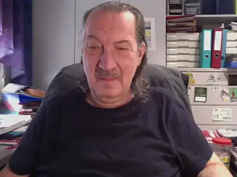 Snapshot of HMStraps01 chatting on January 2025 10:33:02 AM HMStraps01 online show from January 2025 10:33:02 AM