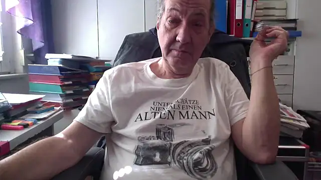 Snapshot of HMStraps01 chatting on February 2025 10:26:01 AM HMStraps01 online show from February 2025 10:26:01 AM