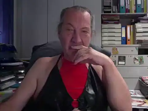 Snapshot of HMStraps01 chatting on October 2025 10:25:01 AM HMStraps01 online show from October 2025 10:25:01 AM