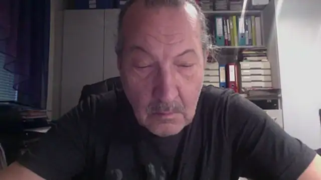 HMStraps01 online show from December 2025 02:34:02 PM