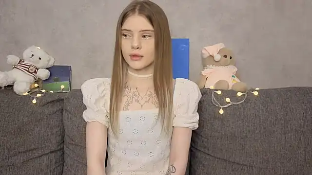 CarolinePepper online show from May 2026 01:18:02 PM