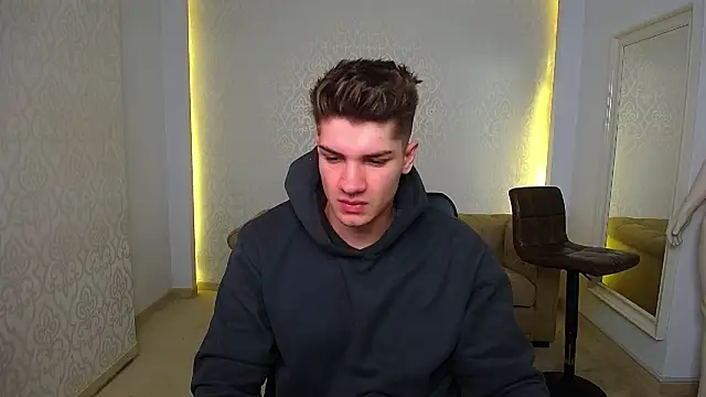 MaxKaiden online show from February 2026 06:40:02 AM