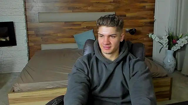 MaxKaiden online show from March 2026 04:35:01 AM