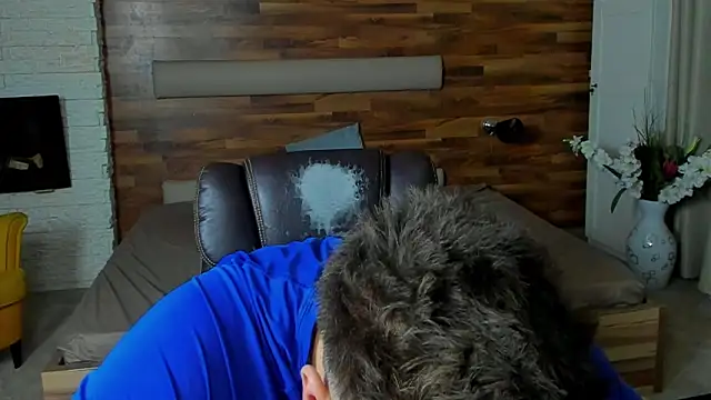 MaxKaiden online show from March 2026 06:03:01 AM