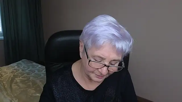 Sandra Snowflake online show from February 2025 01:42:02 PM