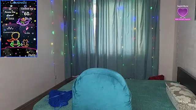 Sandra Snowflake online show from October 2025 02:01:01 PM