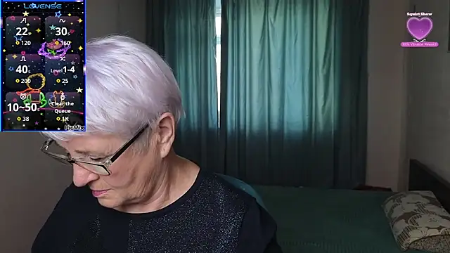 Sandra Snowflake online show from October 2025 12:12:02 PM