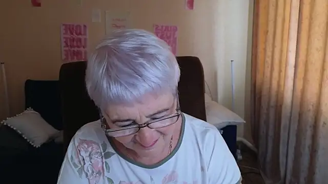 Sandra Snowflake online show from May 2026 05:03:01 AM