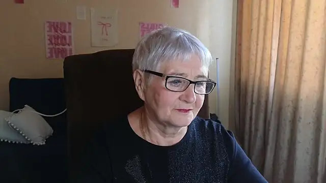 Sandra Snowflake online show from May 2026 08:00:02 AM